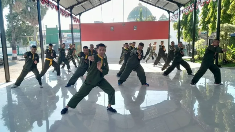 Pencak Silat Militer Jadi Ajang Pembinaan Fisik Rutin Personel Kodim 1409/Gowa