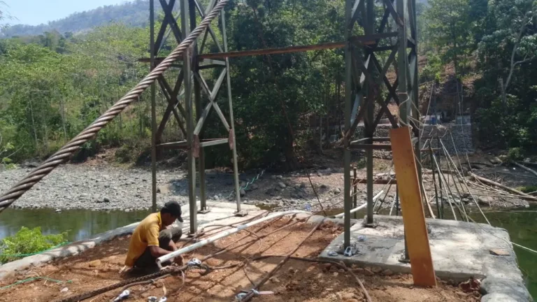 Jembatan Gantung Perintis di Gowa Siap Rampung, Kolaborasi TNI dan Rakyat Buahkan Hasil Manis
