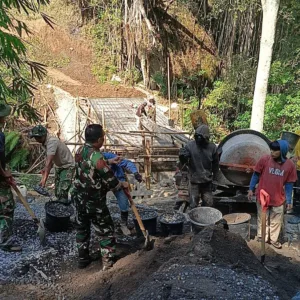 Kolaborasi Apik TNI dan Warga Gowa di Lokasi Sungai Ere Pucca