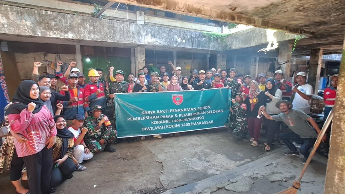 Koramil 1408-05/Mariso Gelar Karya Bakti Bersihkan Pasar dan Selokan di Kelurahan Tamarunang