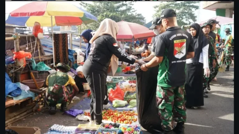 Wujud Nyata Pengabdian, TNI-Polri dan Pemkab Gowa Gelar Karya Bakti Pembersihan Pasar Induk Minasa Maupa