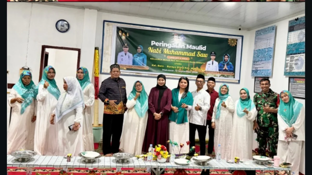 Ketua PMI Kecamatan Makassar Hj. Dwiana Hadiri Peringatan Maulid Nabi Muhammad SAW 1448 H di Bara-Baraya Utara