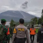 1.279 Personel TNI-Polri Siaga Hadapi Erupsi Gunung Sinabung