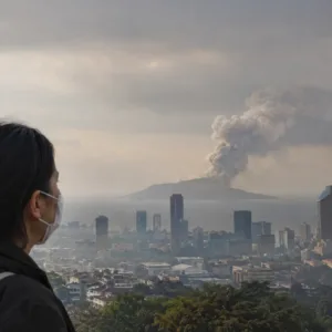 Abu Vulkanik Gunung Anak Krakatau Menyebar ke Jakarta, Ini Imbauan BPBD