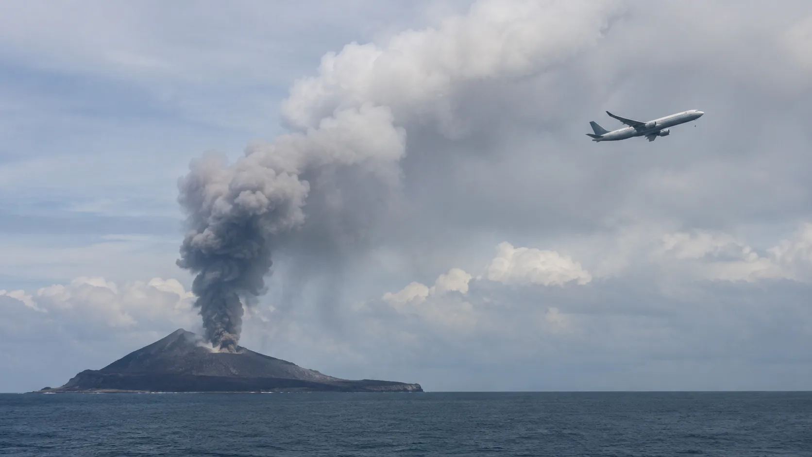 Erupsi Anak Krakatau Ganggu Penerbangan, Maskapai Rugi Rp19 Miliar