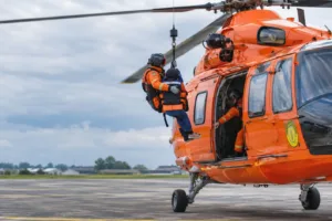 Tim SAR Evakuasi Korban Selamat KM Virgo Transport 8 via Udara
