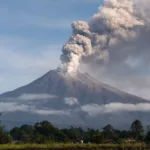 Semeru Erupsi 7 Kali, Kolom Abu Capai 1 Kilometer Hari Ini