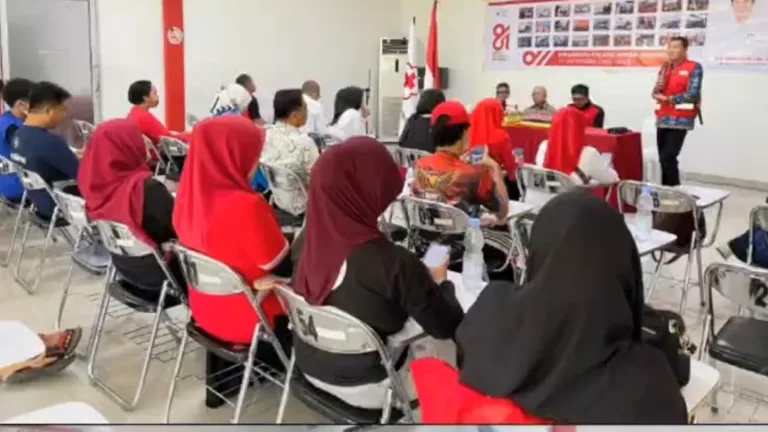 Ketua PMI Kecamatan Makassar Hj. Dwiana Pamuji Astutik, S.M., S.H Hadiri Makan Bersama dan Sharing Session HUT ke-81 PMI Kota Makassar