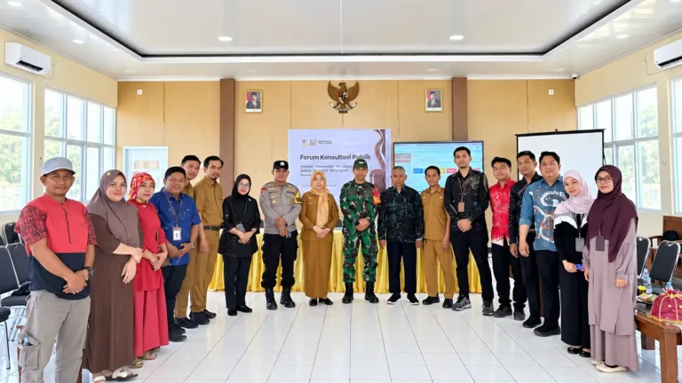 Babinsa Romangloe Hadiri Forum Konsultasi Publik: Transparansi Standar Pelayanan di SMP 24 Gowa