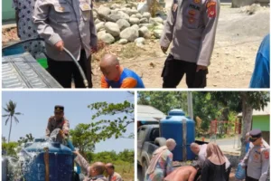 Polisi Hadir Untuk Rakyat! 1.500 Liter Air Bersih Disalurkan Polsek Cibalong ke Desa Karyasari