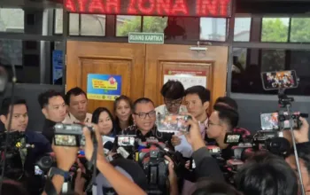 Denny Indrayana Walk Out dari Sidang PTUN, Persoalkan Bukti Suket Gibran