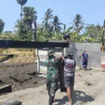 Gotong Royong TNI dan Warga Gowa Kebut Pembangunan Jembatan Garuda di Gowa