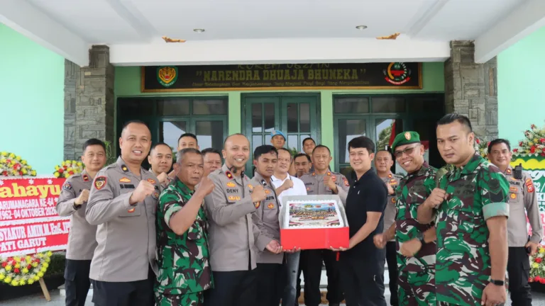 Bentuk Soliditas, Polres Garut Sowan ke Korem 062 Tarumanegara di Momen HUT