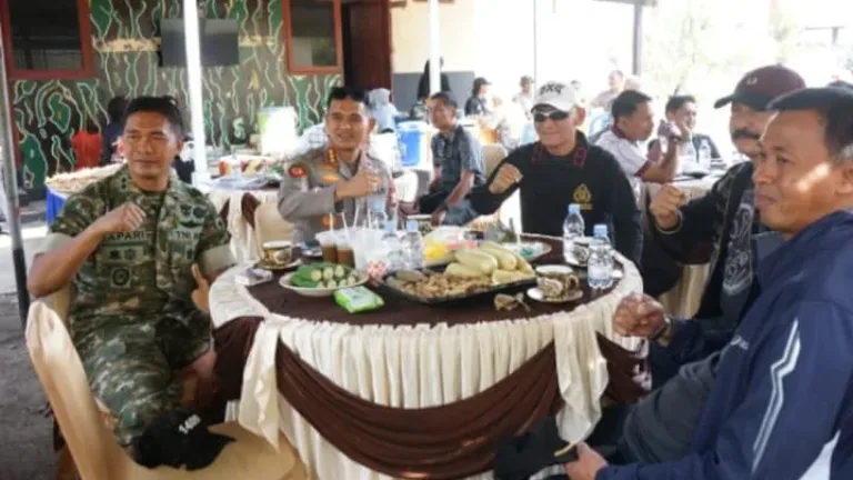 Dandim 1409/Gowa Hadiri Eksibisi Menembak, Pererat Sinergitas Tni-Polri, Forkopimda Dan Masyarakat