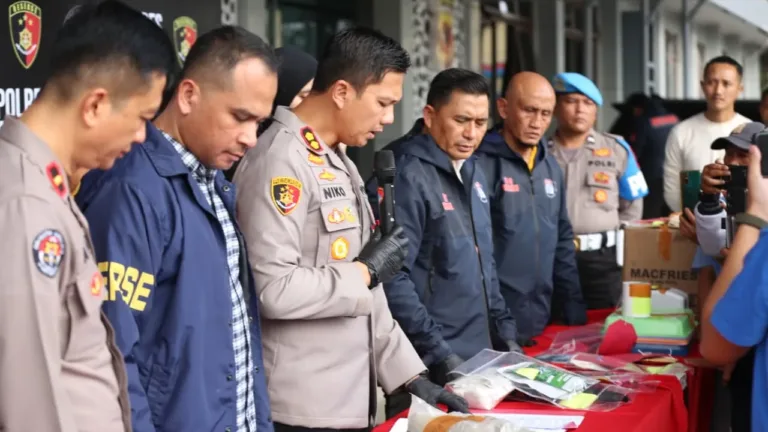 AWAS! Teh Herbal Palsu Beredar – Polisi Amankan 4 Pelaku