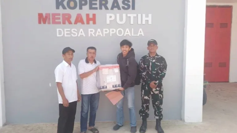 Babinsa Desa Rappoala Dampingi Penyerahan Sarana dan Prasarana KDKMP, Dukung Kelancaran Operasional Koperasi