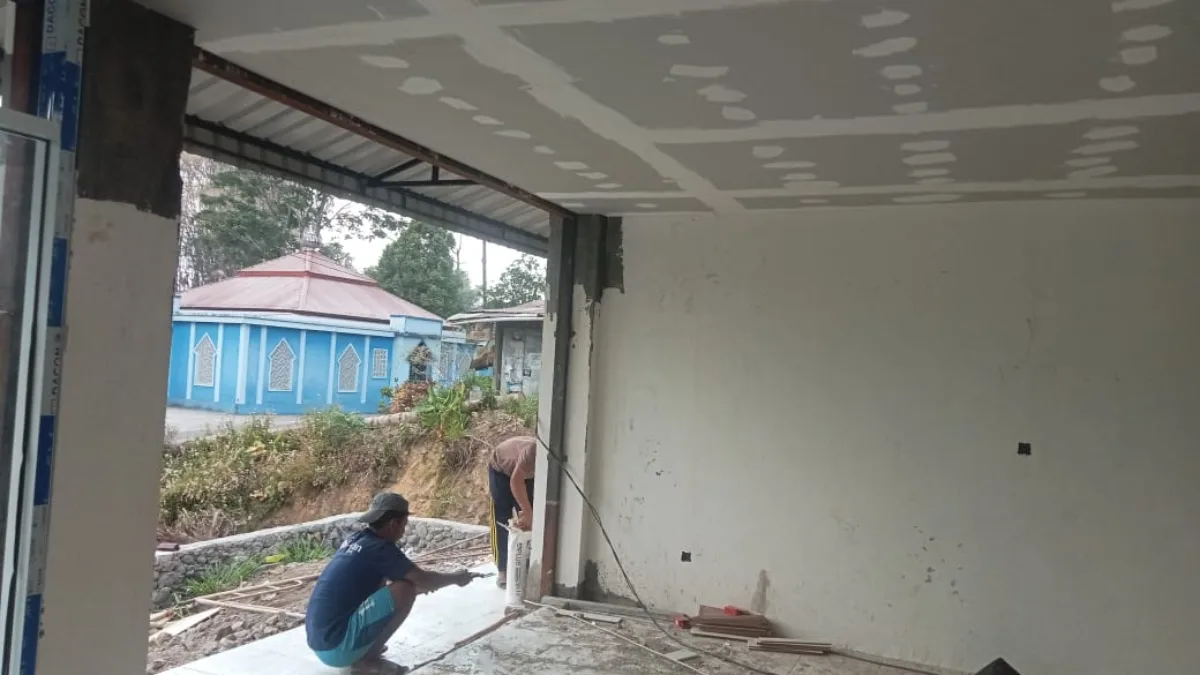 Kawal Proyek Strategis Desa, Babinsa Kodim Gowa Pastikan KDKMP Manimbahoi Selesai Tepat Waktu