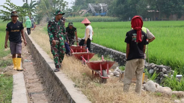 Kemandirian Desa Kalebarembeng Terpacu Lewat Pembangunan Talud TMMD Ke-130