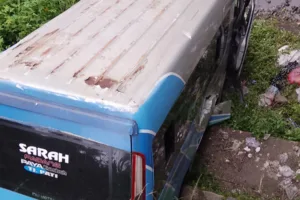 Hilang Kendali Bus Padang Payakumbuh Terjun Bebas Ke Sungai