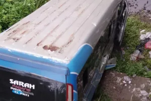 Hilang Kendali Bus Padang Payakumbuh Terjun Bebas Ke Sungai