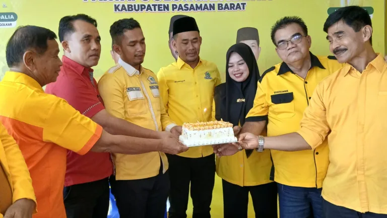 DPD II Partai Golkar Pasaman Barat Peringati HUT keDPD II Partai Golkar Pasaman Barat Peringati -62 dengan Ziarah dan Doa Bersama