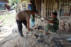 Harapan Baru Keluarga Pak Ismail, Pengerjaan Rumah Tak Layak Huni di Gowa Terus Digenjot