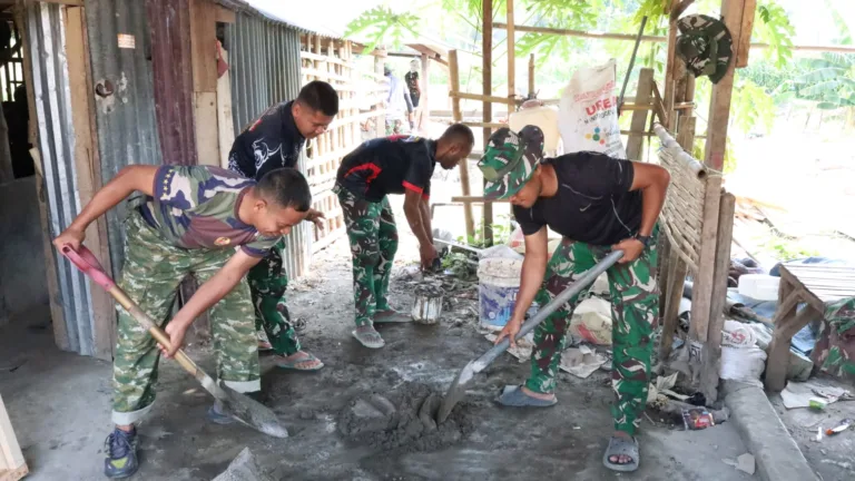 Bahu-Membahu Bangun Rumah Pak Ismail, Bukti Nyata Kepedulian TNI di Kabupaten Gowa