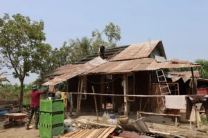Aksi Nyata Bagi Masyarakat, Pengerjaan Rumah Tidak Layak Huni di Desa Kalebarembeng Kian Masif
