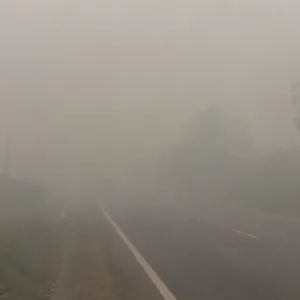 Kabut Asap Picu Kecelakaan Beruntun 10 Kendaraan di Lampung