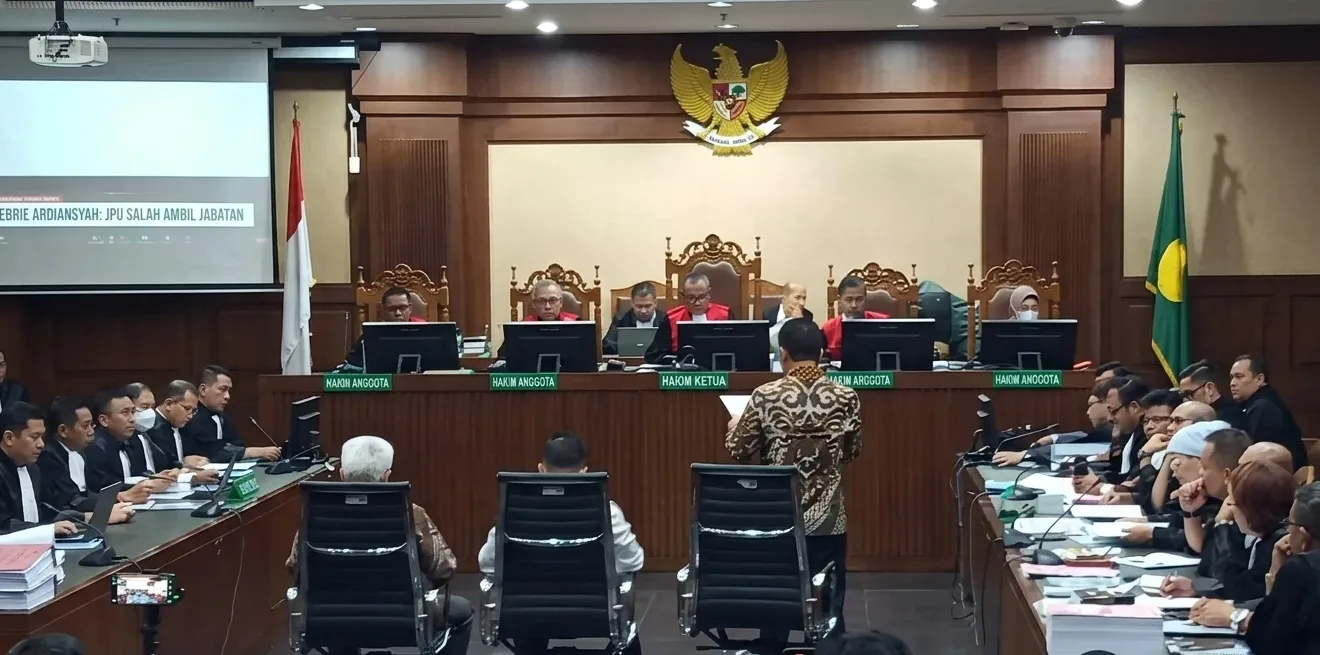 Febrie Adriansyah Ajukan Eksepsi