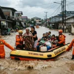 Banjir Bandang Padang Rendam 120 Rumah, 238 Warga Dievakuasi Tim SAR