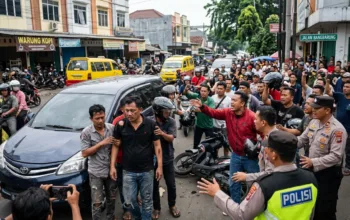 Ilustrasi 4 Mata Elang Dikeroyok Massa di Bogor
