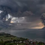 Semeru dan Anak Krakatau Erupsi Bersamaan, Ini Data dan Zona Bahaya